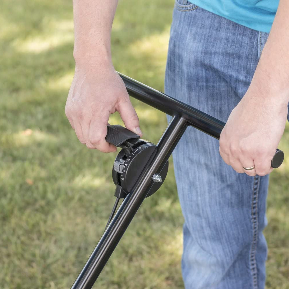 Agri-Fab 45-0531 39kg Deluxe Push-Type Broadcast Spreader