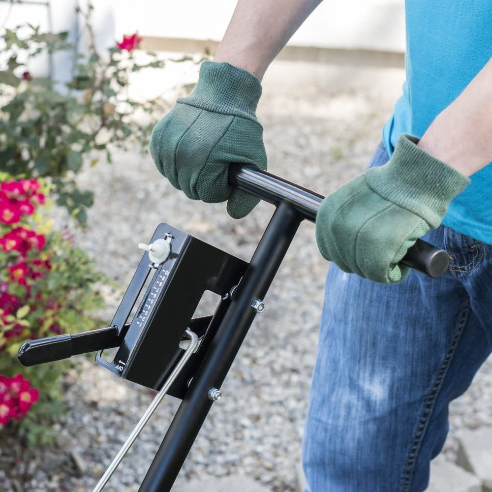 Agri-Fab 45-0532 39kg Professional Push-Type Broadcast Spreader