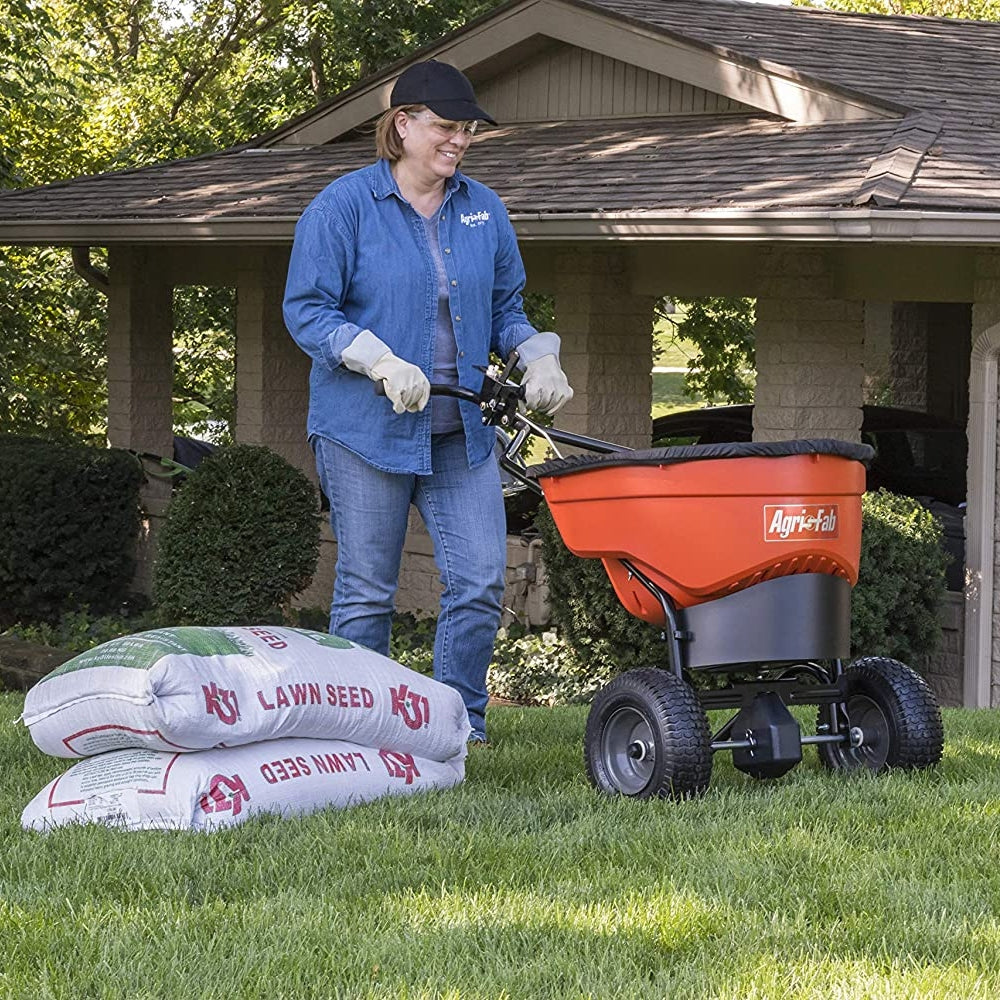 Agri-Fab 45-0548 59kg Pro Push Broadcast Salt & Ice Melt Spreader