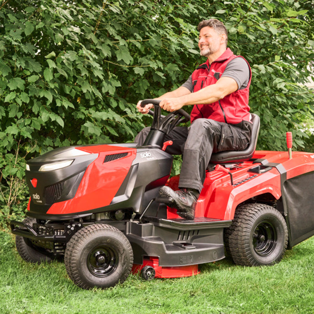 solo by AL-KO Easy T 14-86.6 HD-A 86cm/34" Hydrostatic Rear Collect Lawn Tractor