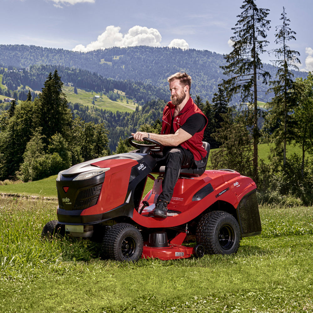 solo by AL-KO T 15-93 HD-A Comfort 93cm/36" Hydrostatic Rear Collect Lawn Tractor