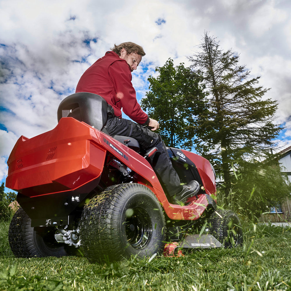 solo by AL-KO T 22-111 HDS-A V2 Premium 111cm/43.5" Hydrostatic Side Discharge / Mulching Lawn Tractor
