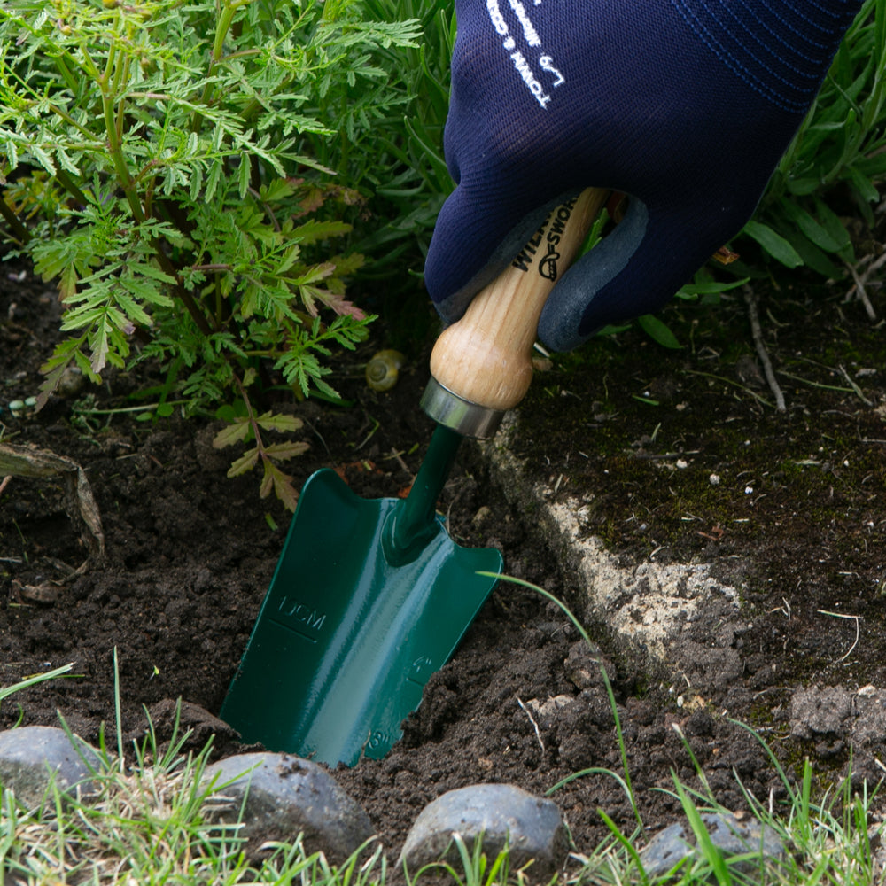 Wilkinson Sword Carbon Steel Transplanting Hand Trowel 1111209WR