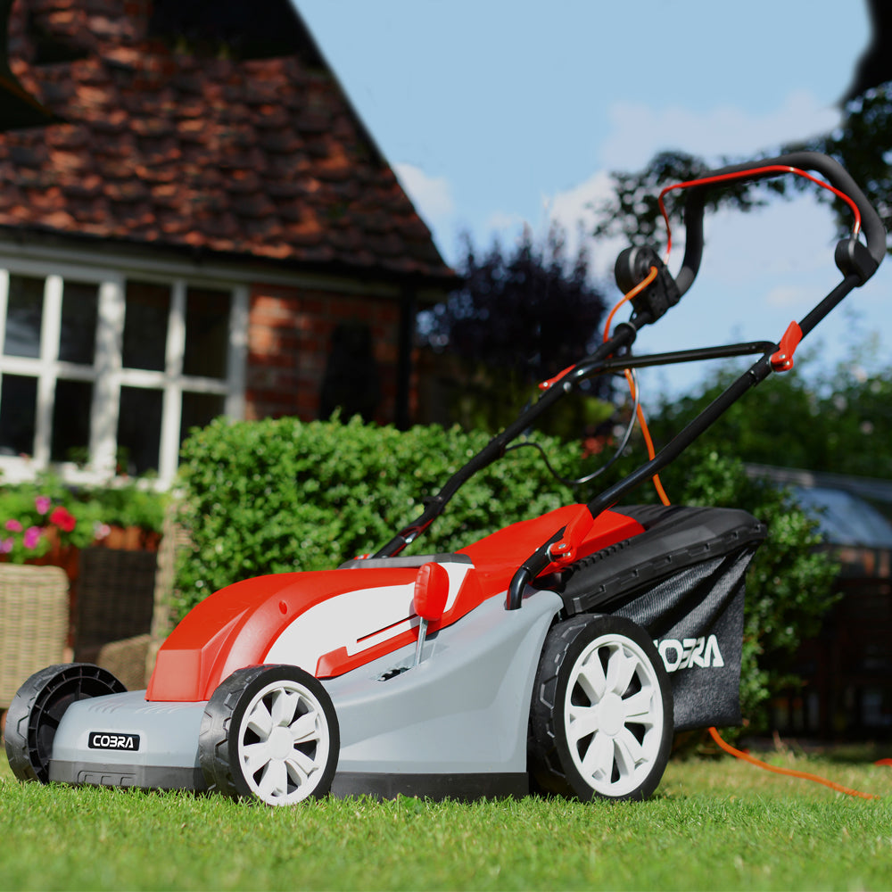 Cobra GTRM38 Electric Lawn Mower with Rear Roller