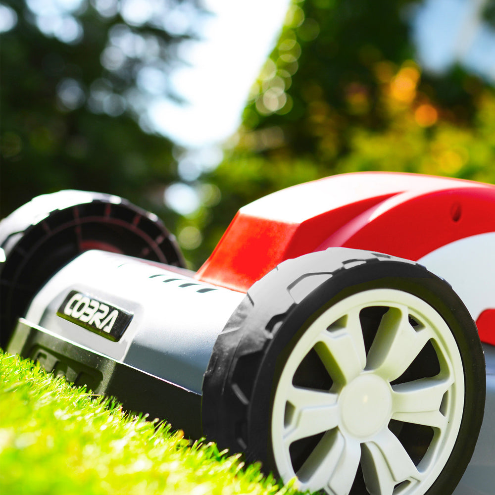 Cobra GTRM34 Electric Lawn Mower with Rear Roller