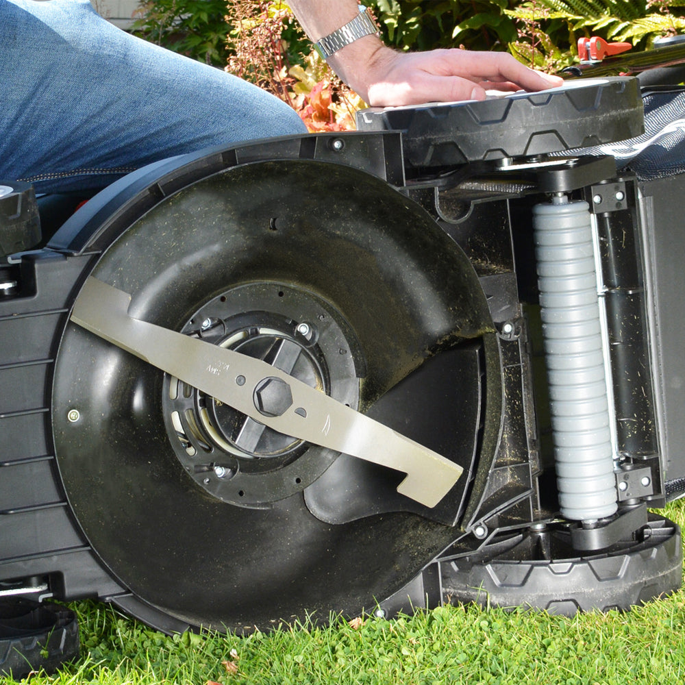 Cobra GTRM40 Electric Lawn Mower with Rear Roller