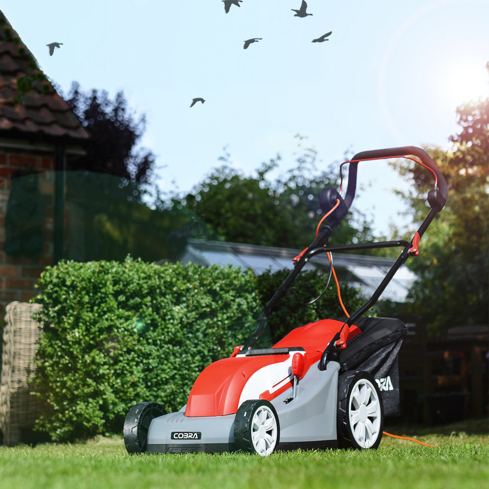 Cobra GTRM43 Electric Lawn Mower with Rear Roller