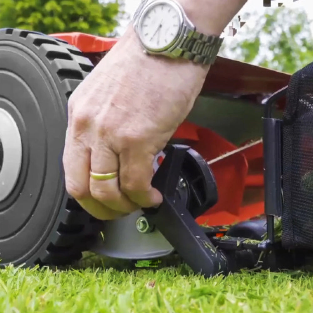 Cobra HM381 Cylinder Hand Push Lawn Mower
