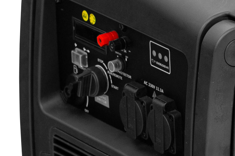 Cobra IG32ESI 3.2kW Portable Petrol Generator with Inverter Technology