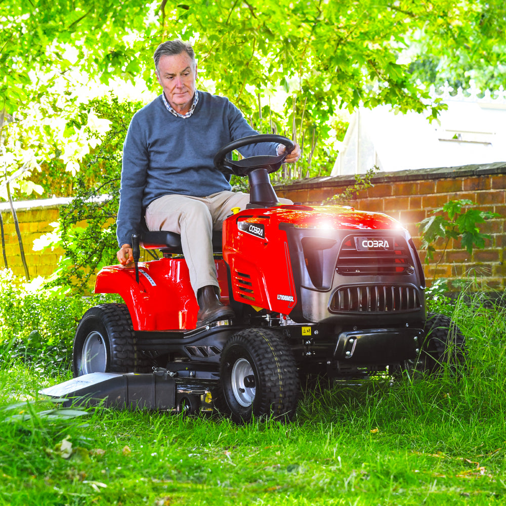 Cobra LT108MSL 42" Manual Side Discharge Lawn Tractor