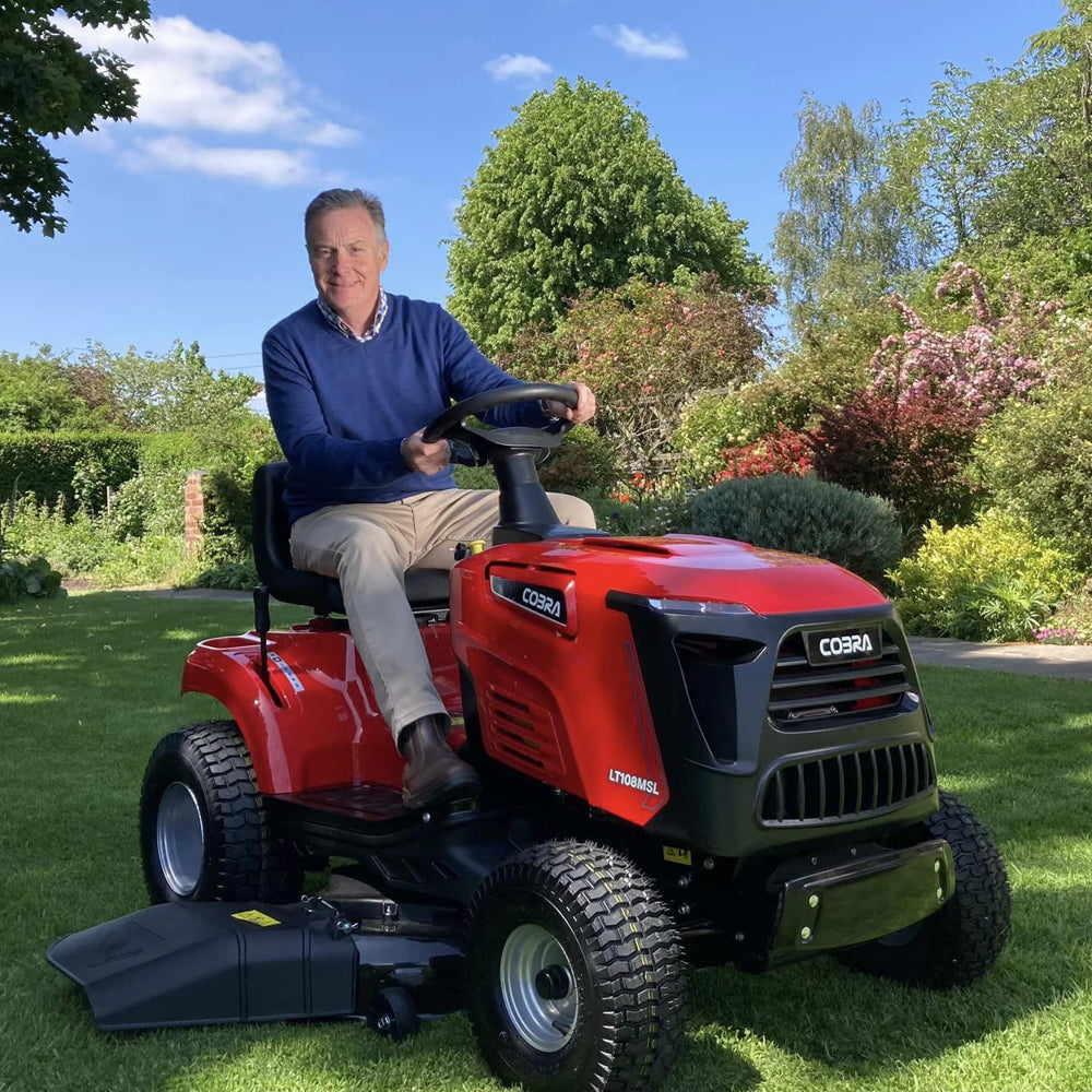 Cobra LT108MSL 42" Manual Side Discharge Lawn Tractor