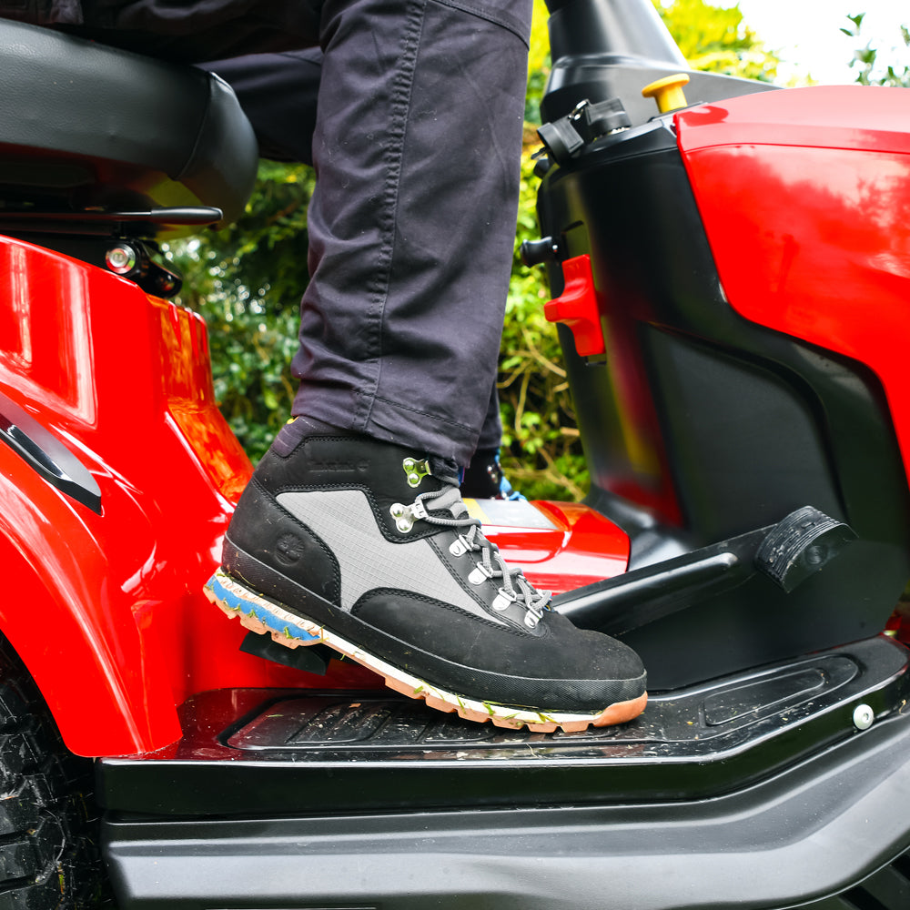 Cobra LT112HR2L 44" Hydrostatic Rear Collect Lawn Tractor