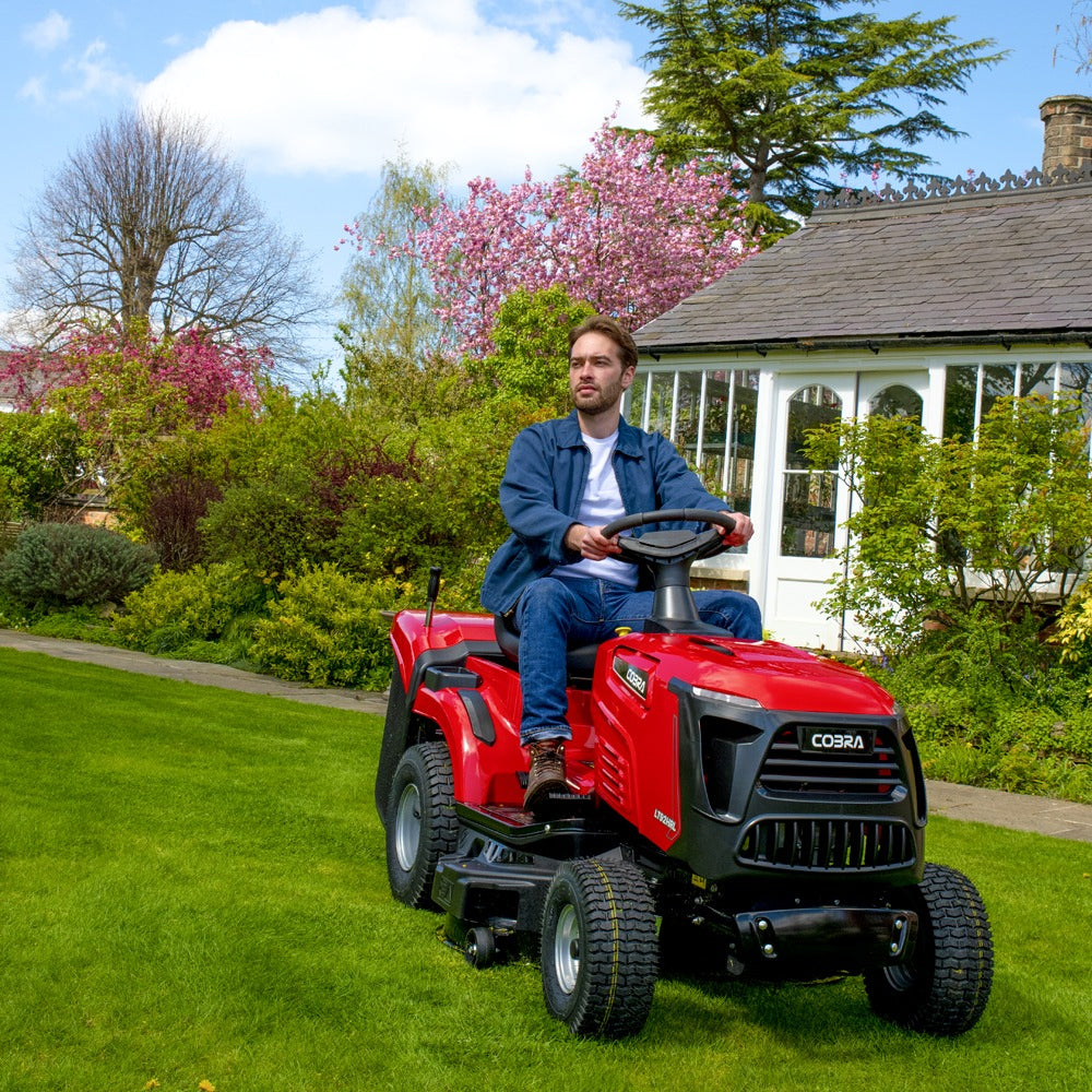 Cobra LT92HRL 36" Hydrostatic Rear Collect Lawn Tractor