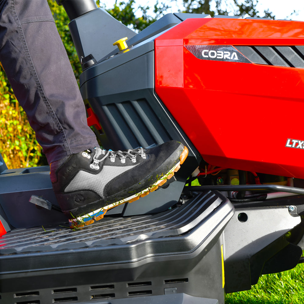 Cobra LTX92HR2L 36" Hydrostatic Rear Collect Lawn Tractor