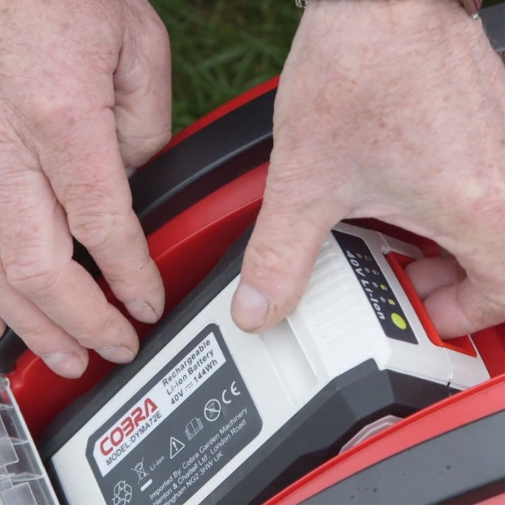 Cobra S3840V 38cm 40V Cordless Scarifier / Aerator (with 5Ah Battery & Charger)