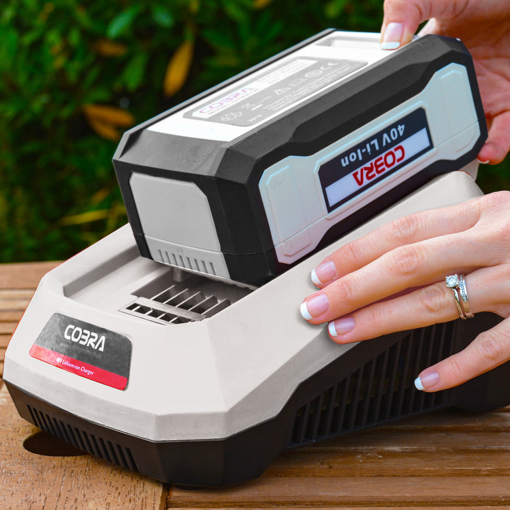 Cobra S3840V 38cm 40V Cordless Scarifier / Aerator (with 5Ah Battery & Charger)