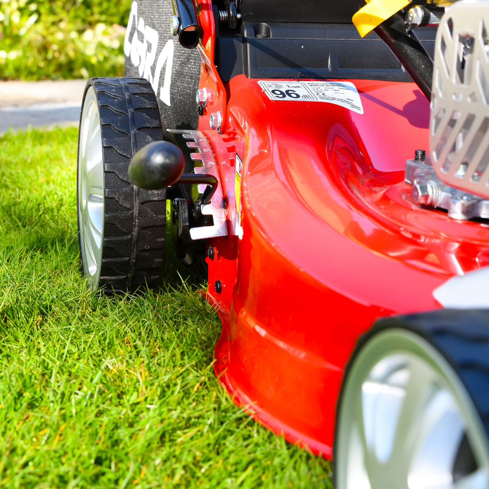 Cobra M40SPCVX Self-Propelled Petrol Lawn Mower