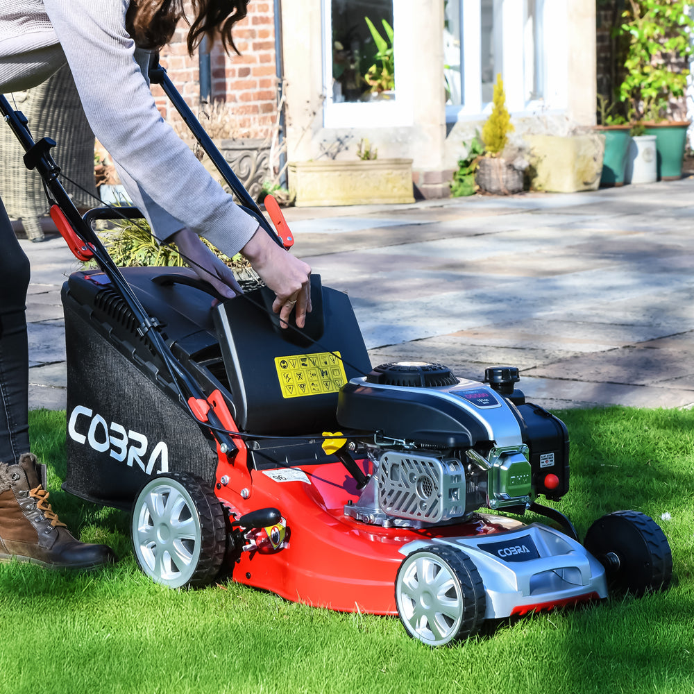 Cobra M40SPCVX Self-Propelled Petrol Lawn Mower