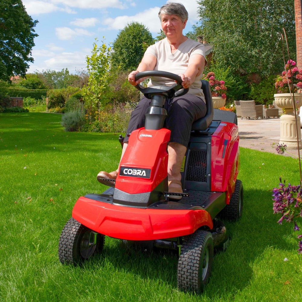 Cobra LT62HRL 24" Hydrostatic Rear Collect Ride-On Lawn Mower