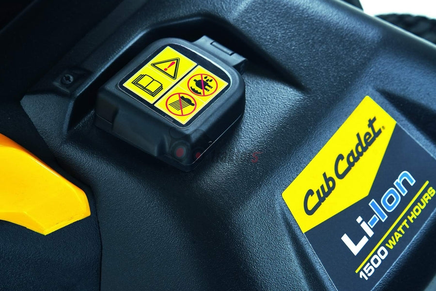 Cub Cadet LR2 ES76 30"/76cm Side Discharge Battery-Powered Ride-On Lawn Mower