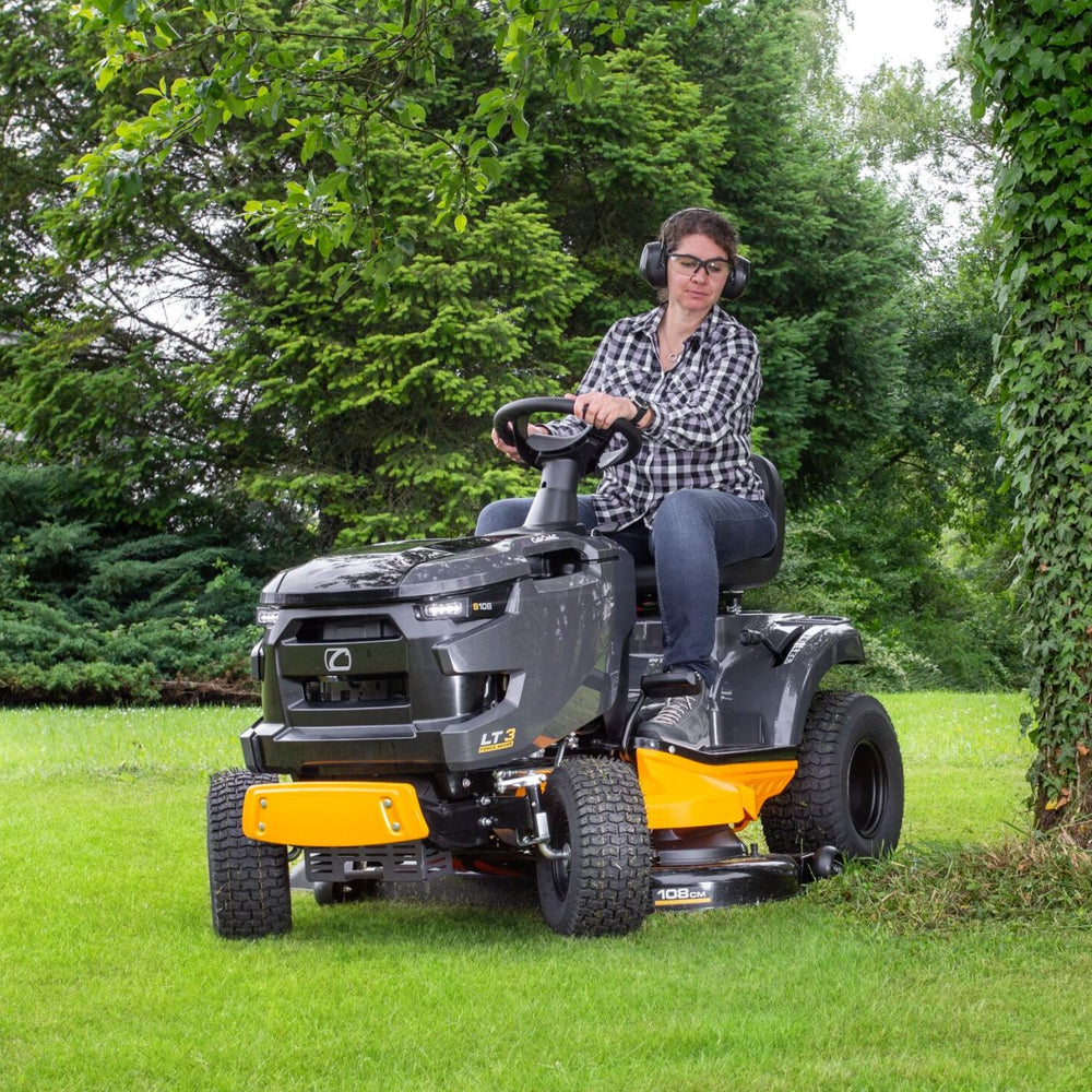 Cub Cadet LT3 S108 Force Series 108cm Hydrostatic Side Discharge Lawn Tractor