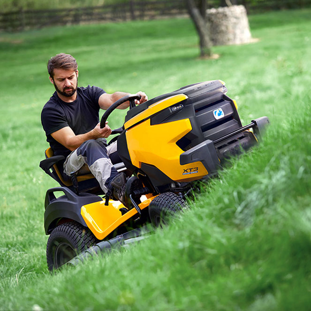 Cub Cadet XT3 QS127 Enduro Series 127cm/50" Side Discharge Hydrostatic Lawn Tractor