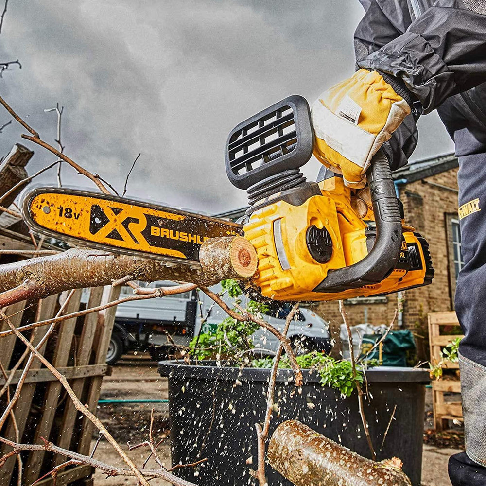 DeWalt DCM565N-XJ 18V XR 30cm Cordless Chainsaw (Tool Only)
