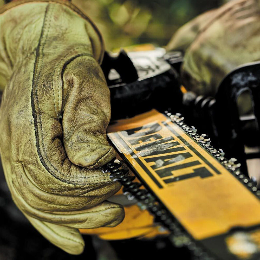 DeWalt DCM575X1-GB 54V XR FLEXVOLT 40cm Cordless Chainsaw (with 9Ah Battery & Fast Charger)