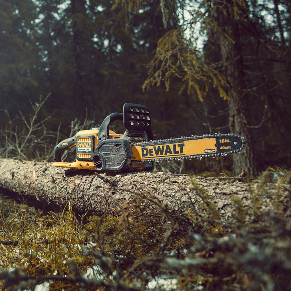 DeWalt DCM575X1-GB 54V XR FLEXVOLT 40cm Cordless Chainsaw (with 9Ah Battery & Fast Charger)