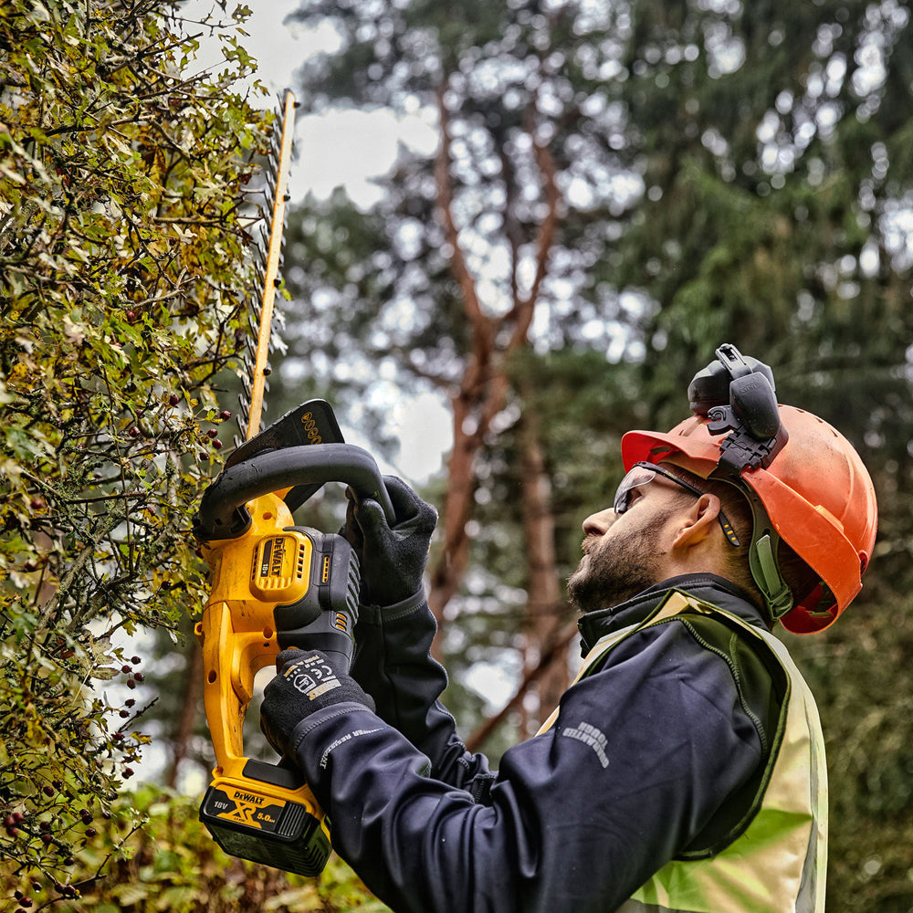 DeWalt DCMHT563N-XJ 18V XR Cordless Hedge Trimmer (Tool Only)