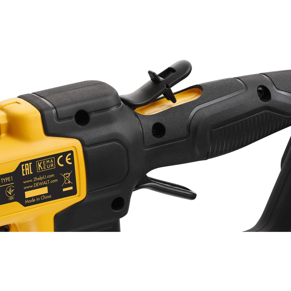 DeWalt DCMPH566P1-GB 18V XR Cordless Pole Hedge Trimmer (with 5Ah Battery & Charger)