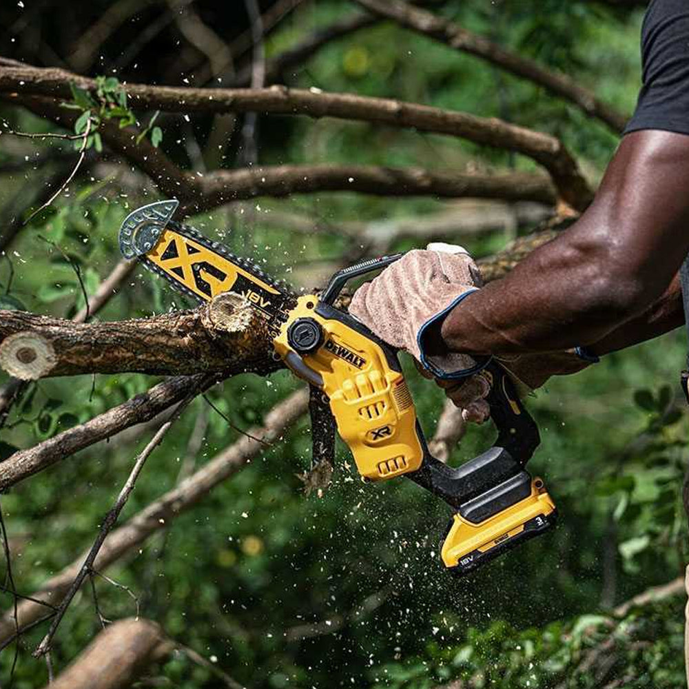 DeWalt DCMPS520P1-GB 18V XR Cordless Pruning Saw  (with 5Ah Battery & Charger)