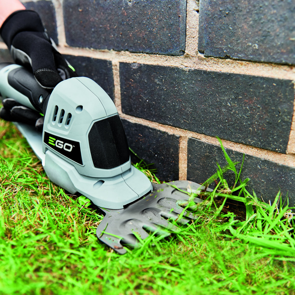 EGO Power+ CHT2001E 12V Cordless Shrub / Grass Shears