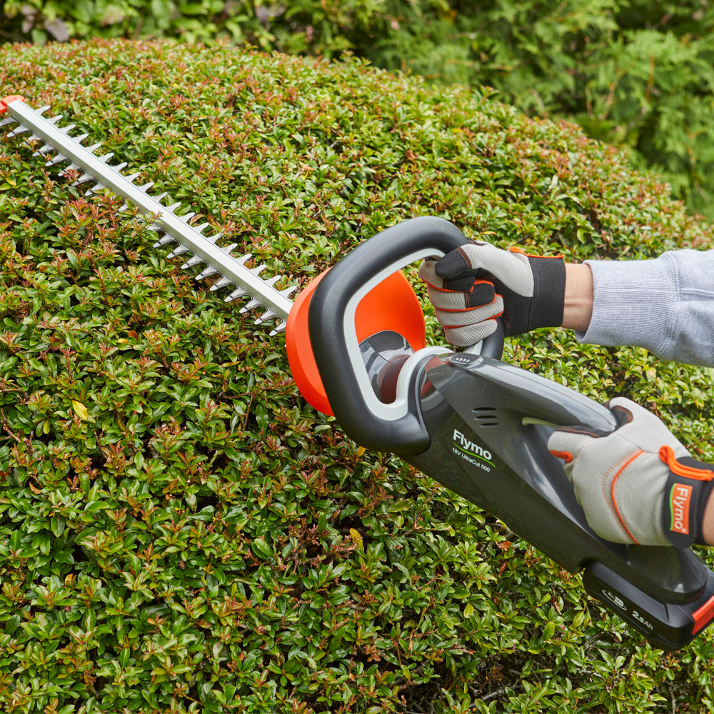 Flymo UltraCut 500 18V Cordless Hedge Trimmer (with 2.5Ah Battery & Charger)