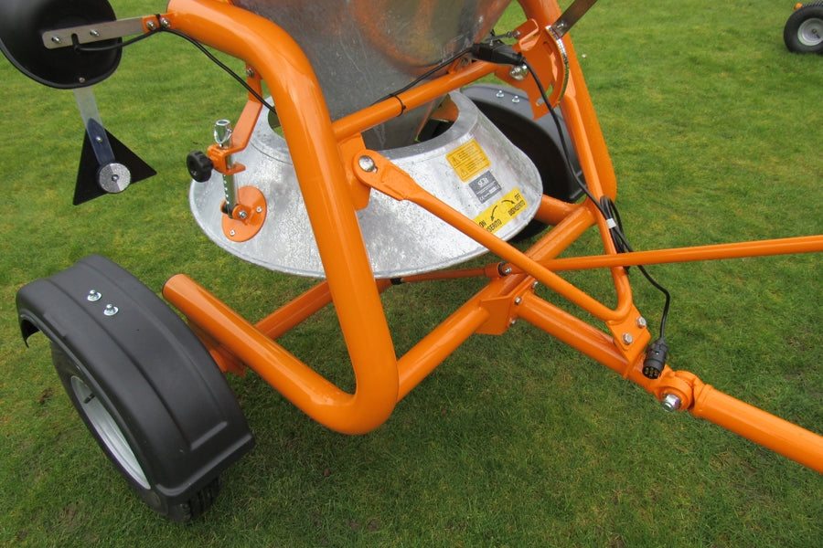 SCH GAM310 310 Litre Galvanised Towed Salt Spreader with Lights