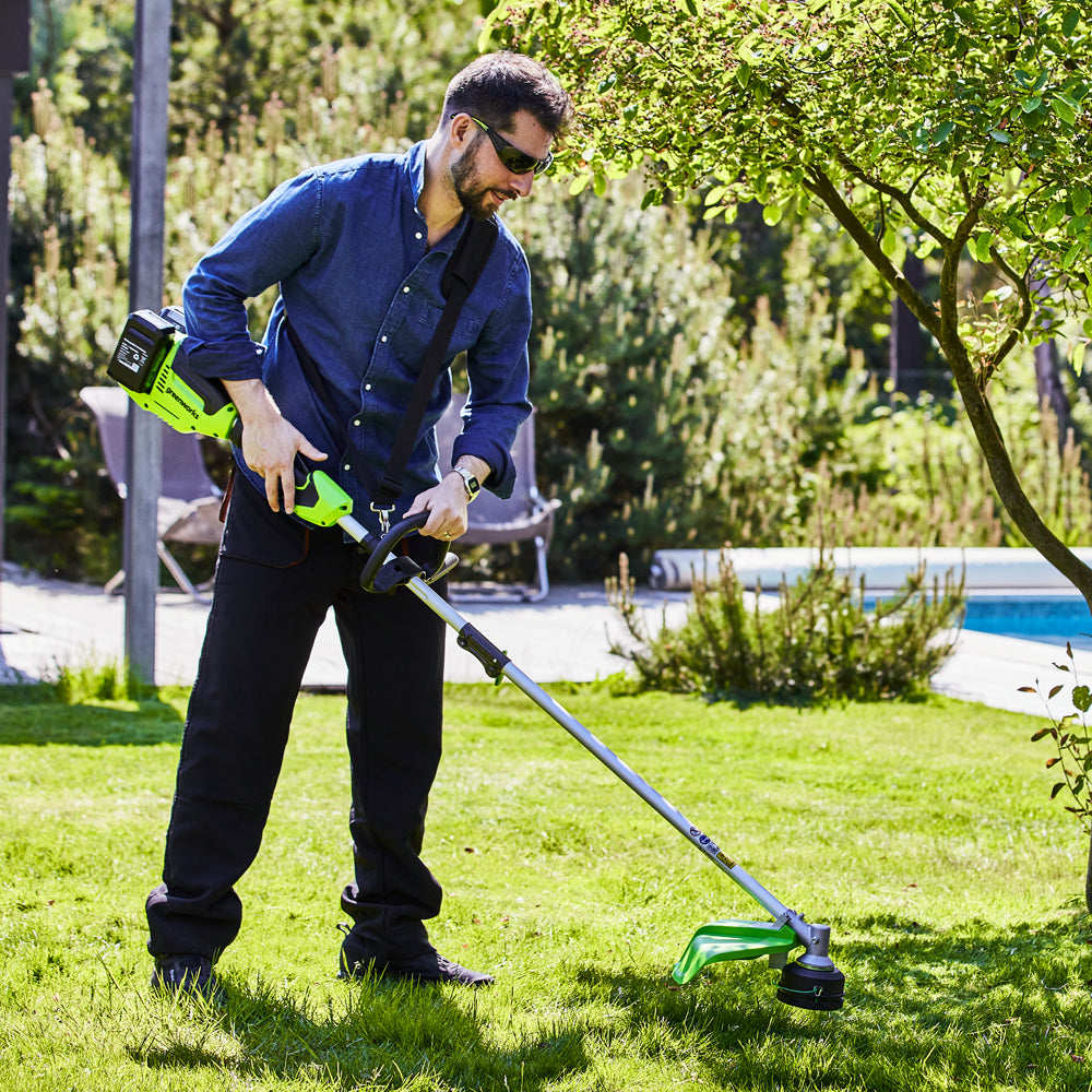 GreenWorks GD24X2TXK4X Split-Shaft 48V (2 x 24V) Cordless Grass Trimmer (with 2 x 4Ah Batteries & 2A Twin Charger)