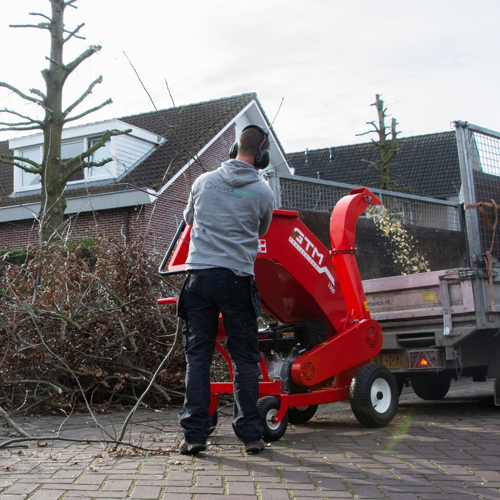 GTM Professional GTS1300WD Wheel Driven 10cm Wood Chipper