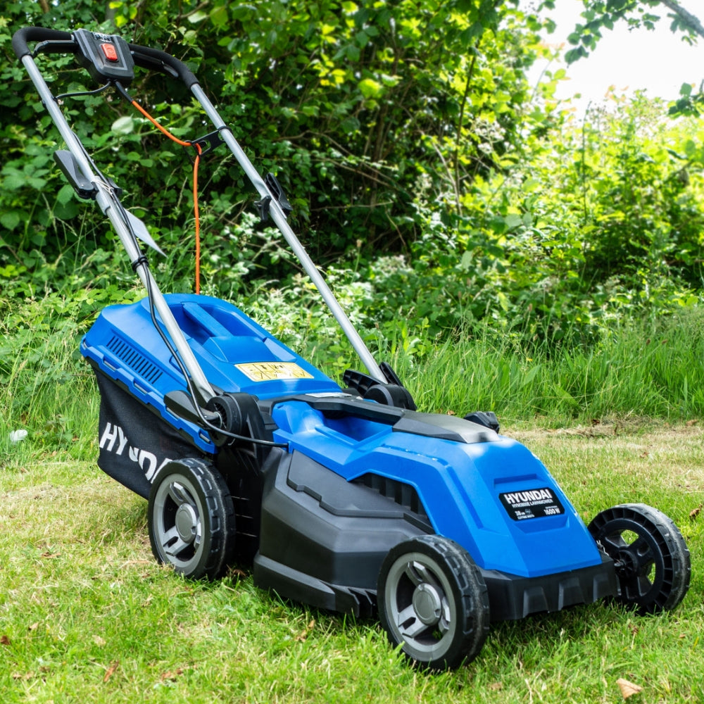 Hyundai HYM3800E 38cm 1600W Electric Mulching Lawn Mower with Rear Roller
