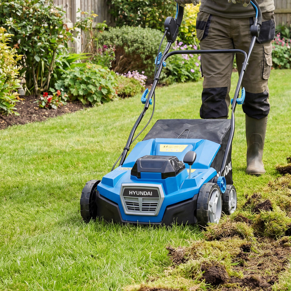 Hyundai HY40CSC38 2-in-1 40V (2x20V) Cordless Lawn Scarifier & Aerator (with 2 x 4Ah Batteries & Dual Charger)