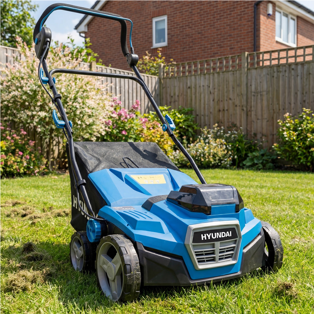 Hyundai HY40CSC38 2-in-1 40V (2x20V) Cordless Lawn Scarifier & Aerator (with 2 x 4Ah Batteries & Dual Charger)