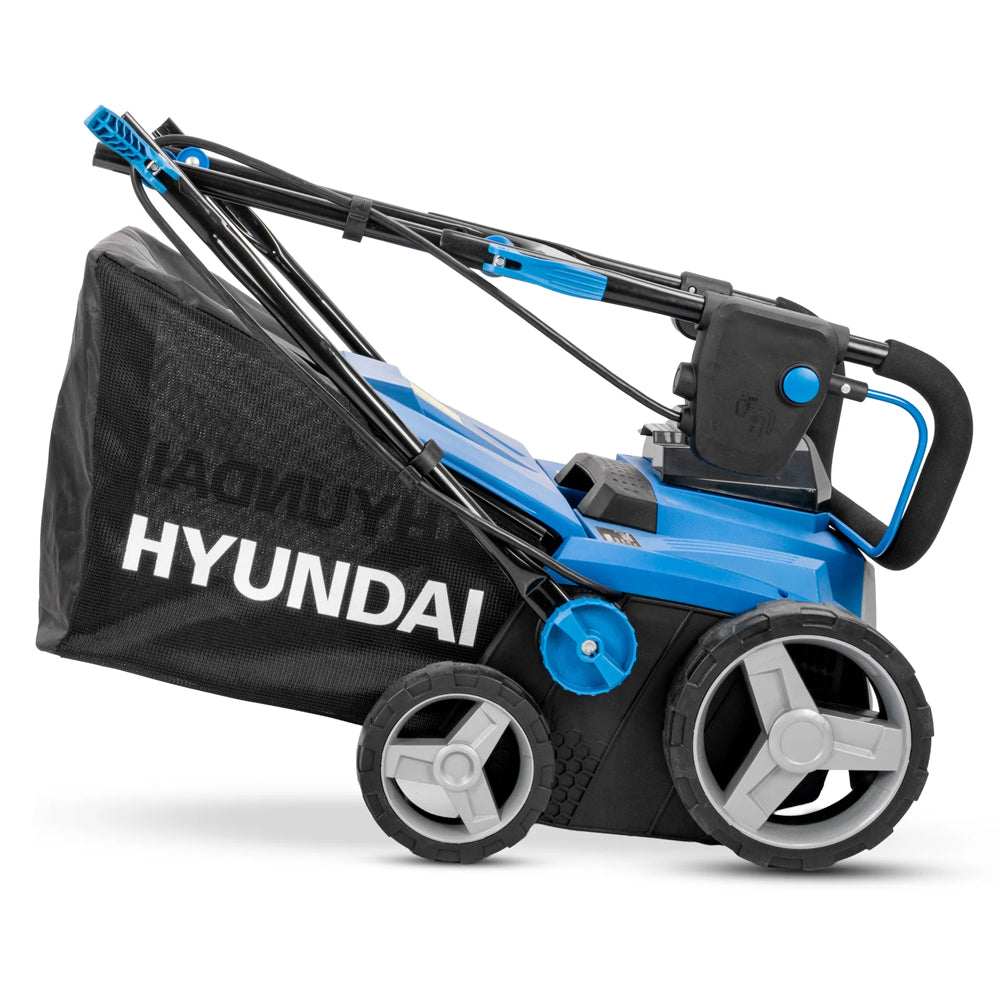 Hyundai HY40CSW38 38cm 40V (2x20V) Cordless Artificial Grass Sweeper / Brush (with 2 x 4Ah Batteries & Dual Charger)