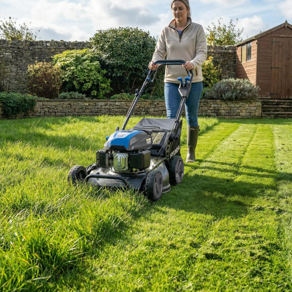 Hyundai HYM530SPPRO Pro Series 53cm 196cc 4-in-1 Self-Propelled Petrol Lawn Mower