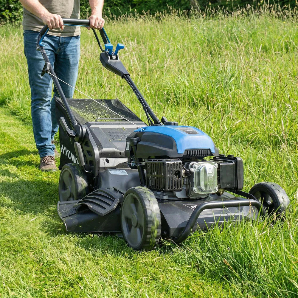Hyundai HYM530SPPRO Pro Series 53cm 196cc 4-in-1 Self-Propelled Petrol Lawn Mower