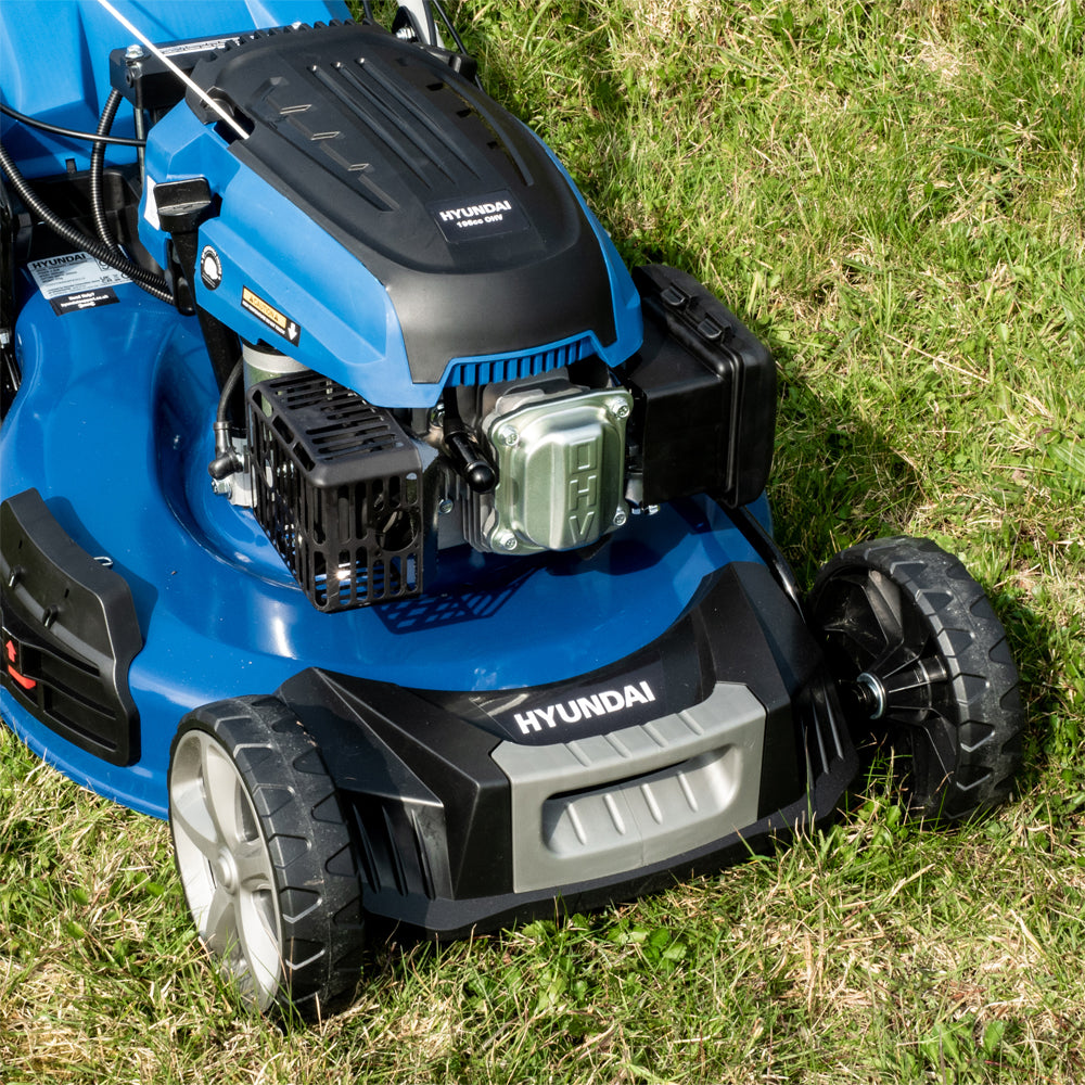 Hyundai HYM560SPE 4-in-1 4-Speed Self-Propelled Petrol Lawn Mower (Electric Start)