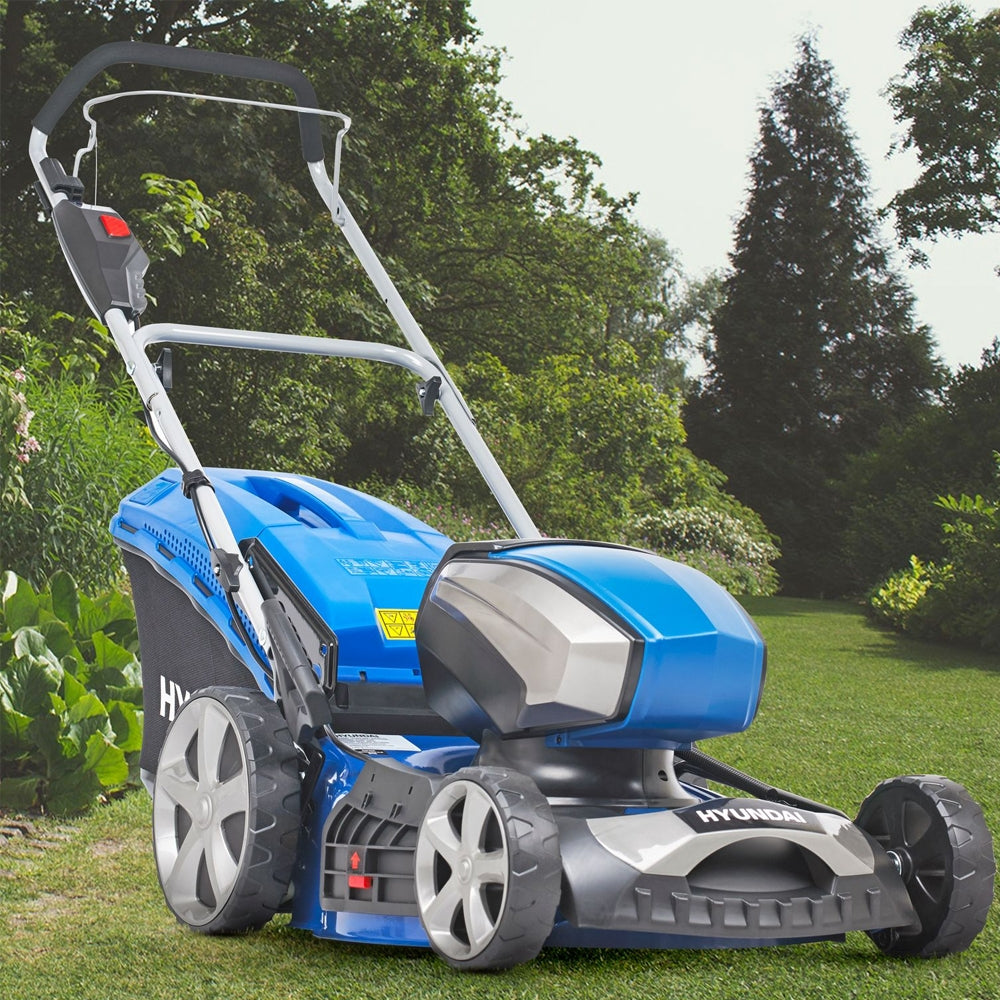 Hyundai HYM80Li460P 80V Push Cordless Lawn Mower (with 2 x 2.5Ah 40V Batteries & Charger)