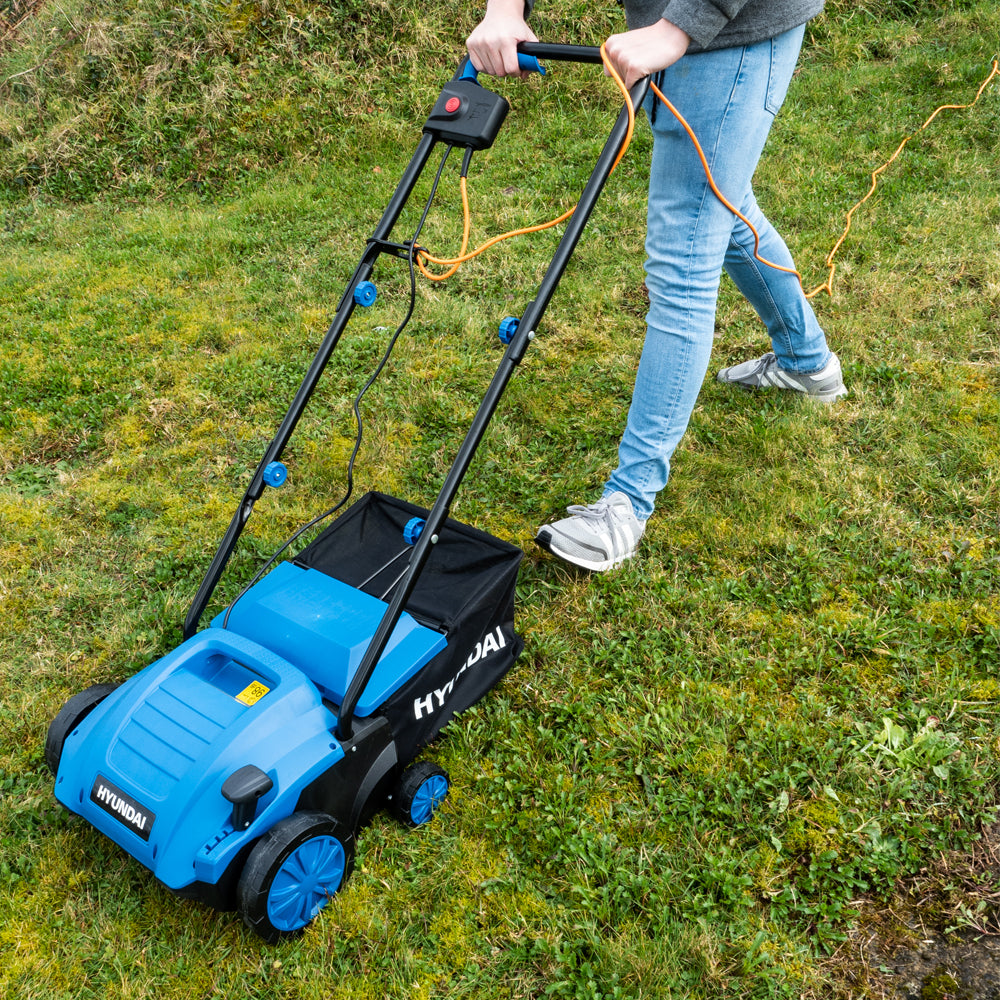 Hyundai HYSC1532E 2-in-1 Electric Scarifier / Lawn Rake