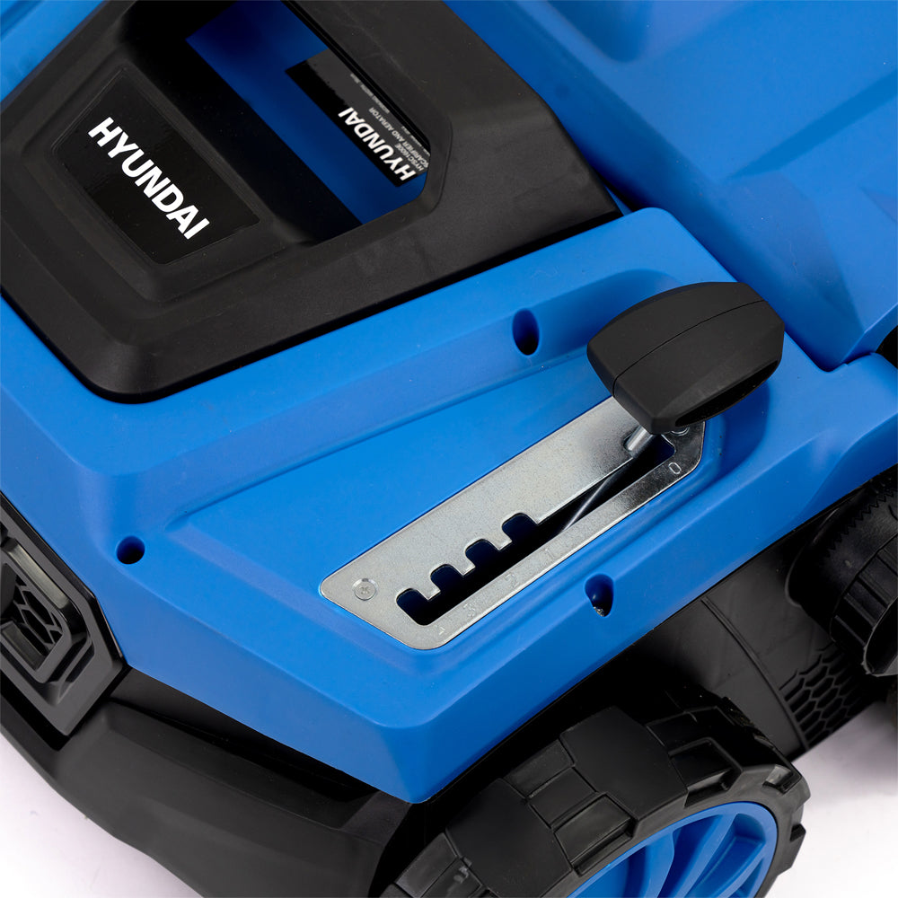 Hyundai HYSC1600E 2-in-1 Electric Scarifier / Lawn Rake