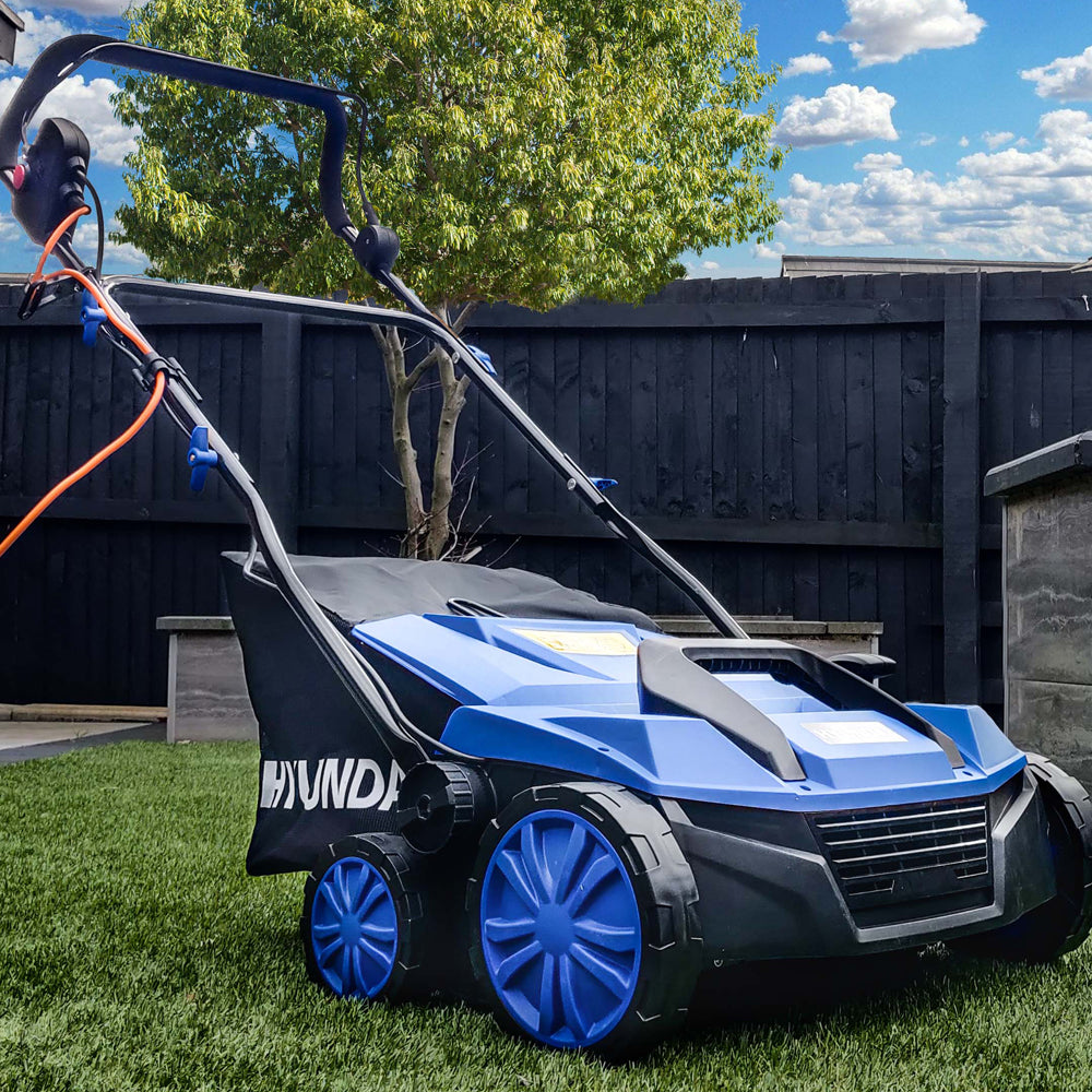 Hyundai HYSW1600E 1600W 38cm Electric Artificial Grass Sweeper / Lawn Brush