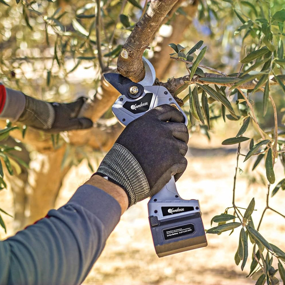 Kamikaze KV 390 21.6V Cordless Pruning Shear (with 2 x 2.5Ah Batteries & Charger)
