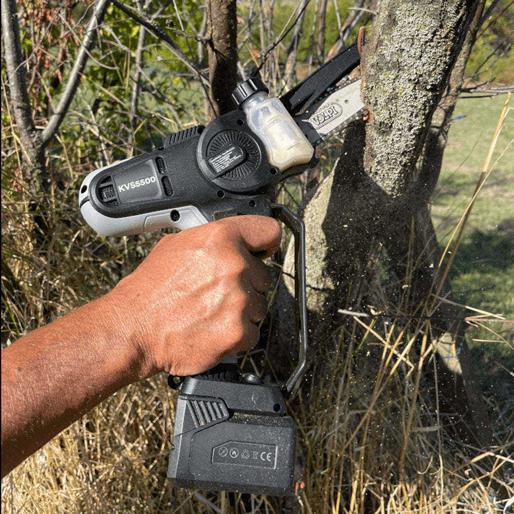 Kamikaze KVS 5500 14.4V Cordless Mini Chainsaw (with 2 x 4Ah Batteries & Charger)